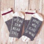 if-you-can-read-this-bring-me-a-glass-of-wine-socks-www-cartweez-com-8613493506112